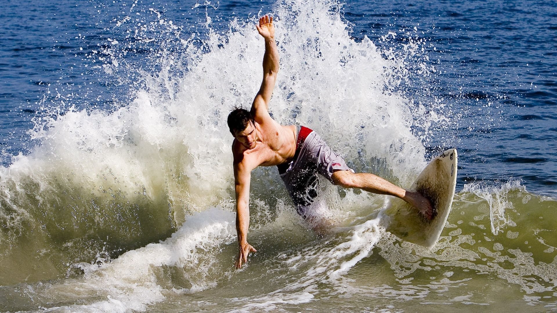 日本球员助攻频频,攻势凌厉,日本主力球员