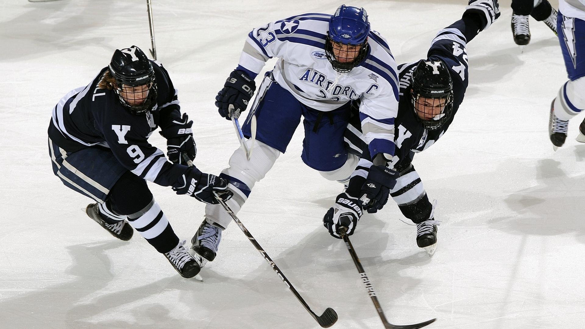 最佳守门员:谁是本赛季防守最犀利的球员?,最佳守门员奖杯